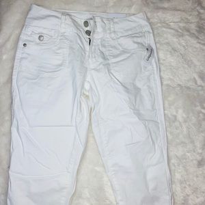 Capri white pants